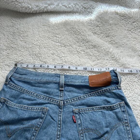 Levi's Women's High Rise Denim Jean Shorts Regular Fit 3" Size 27 - Picture 7 of 9